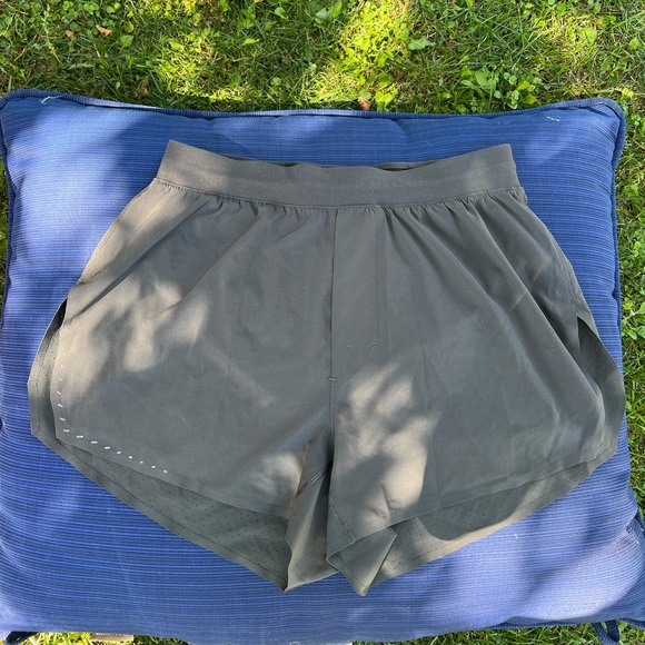 lululemon fast and free short - Picture 1 of 3